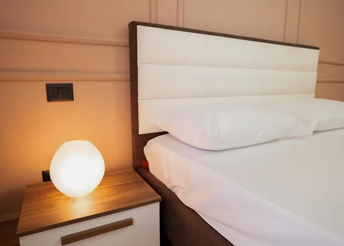 Urban Gem - * ティラナ